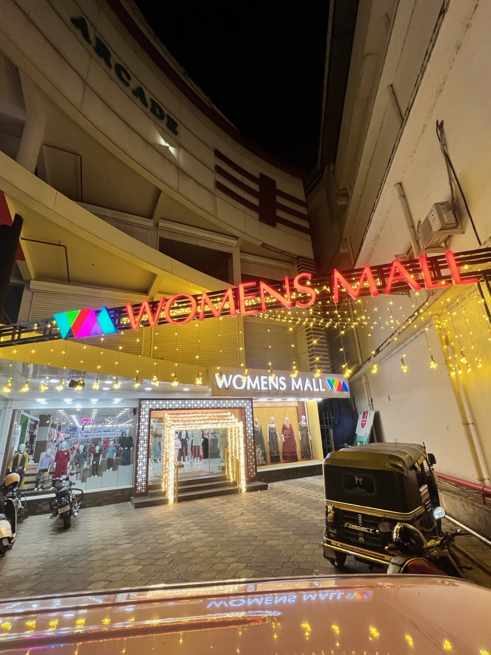 Womens Mall Valanchery